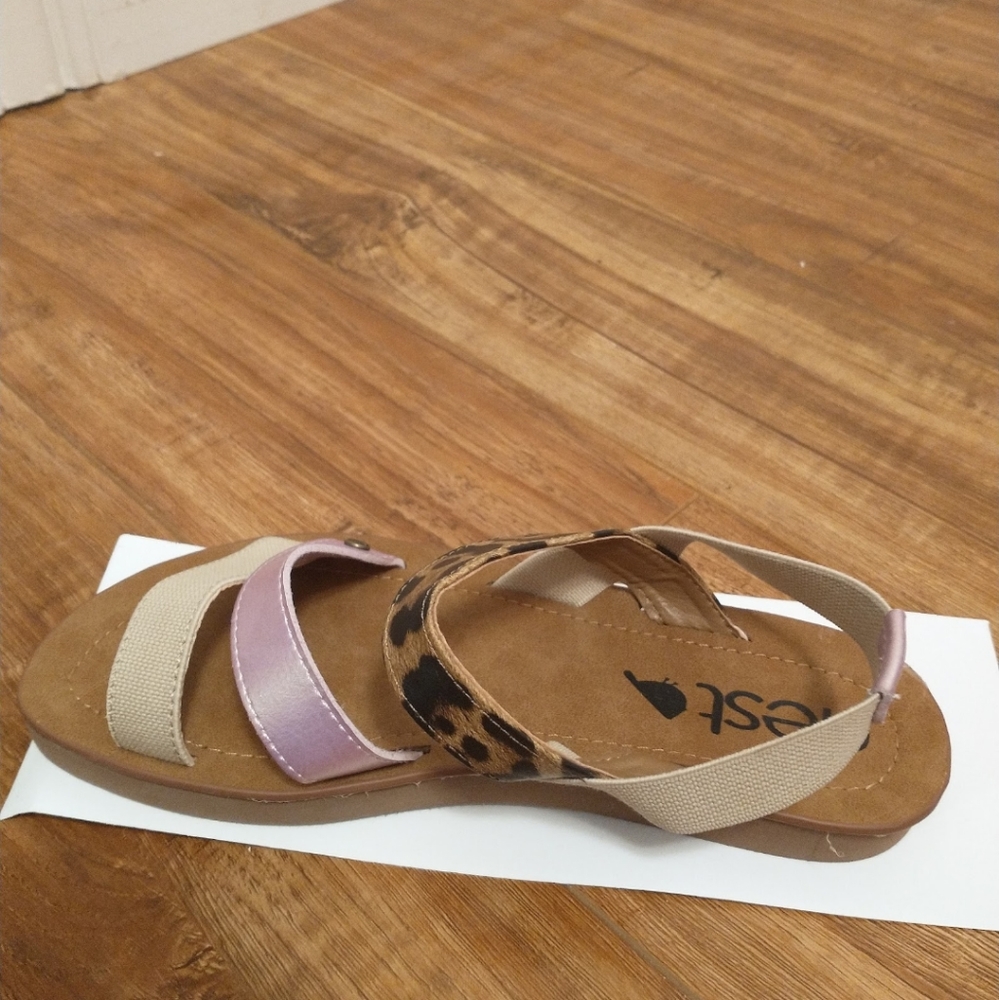 Nest Sandals, Size 6, Purple and Leopard